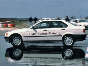 BMW 325i Sedan 1991 года